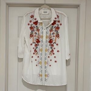 Paparazzi White Floral Embroidered Blouse